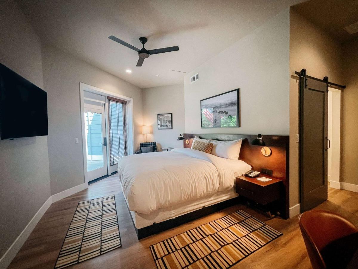 Gateway Hotel, Trademark Collection By Wyndham 4* Copper Cove Subdivision